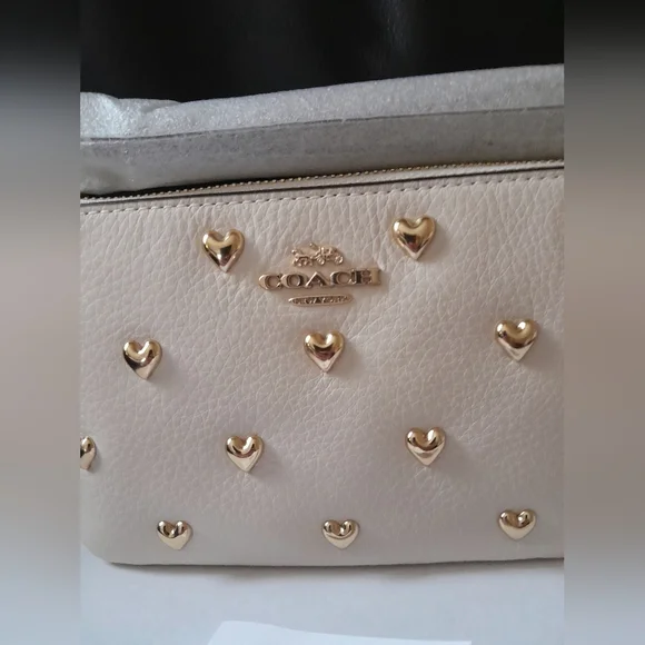 New Coach Wristlet With Gold Tone Heart Rivets New With Tags - Picture 4 of 10